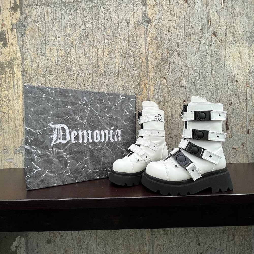 Demonia Renegade -55- White Vegan Leather Boots Size 6 Womens